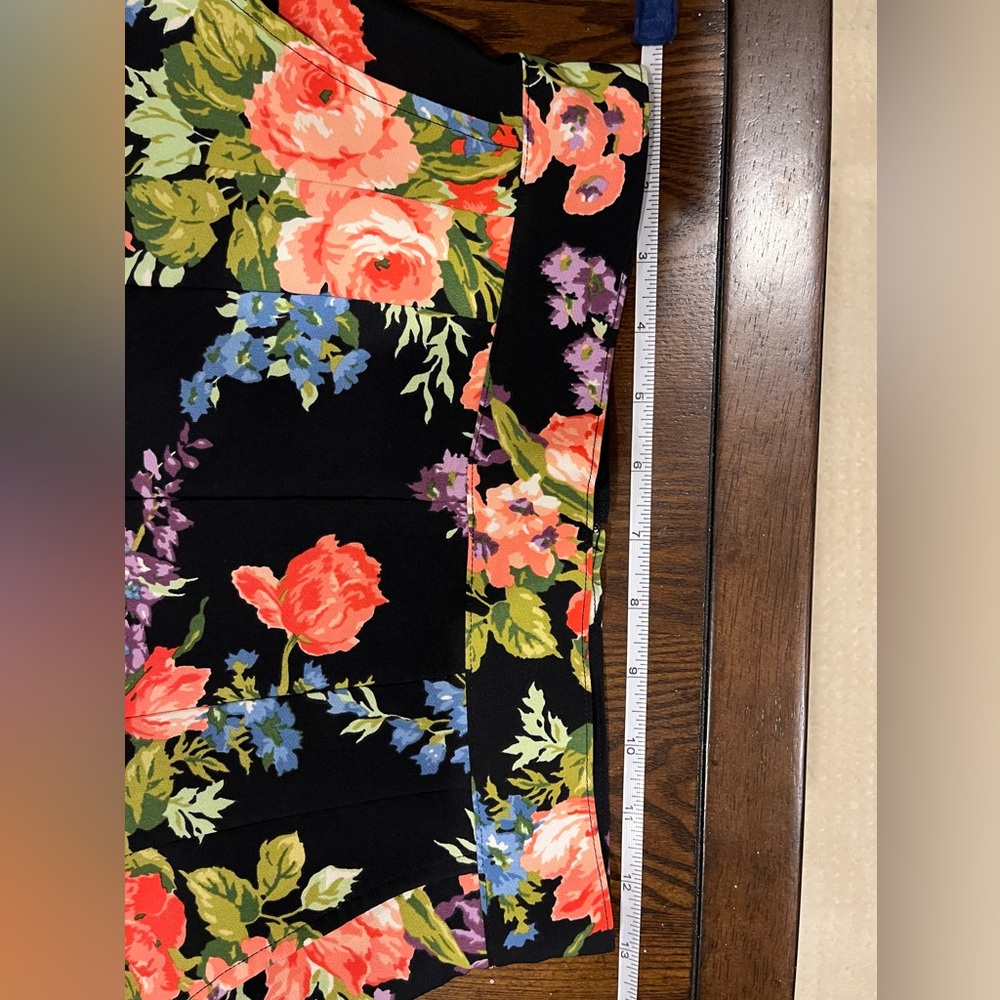 Floral Vacation Pants-Vixen by Micheline Pitt - Picture 4 of 5